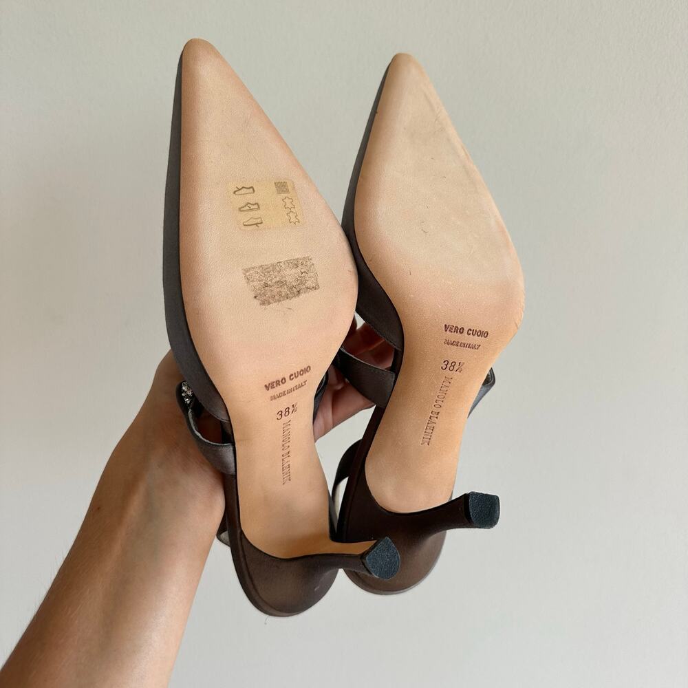 Manolo Blahnik Lurum Satin Crystal Embellished Pumps Gray 38.5 - Picture 6 of 9